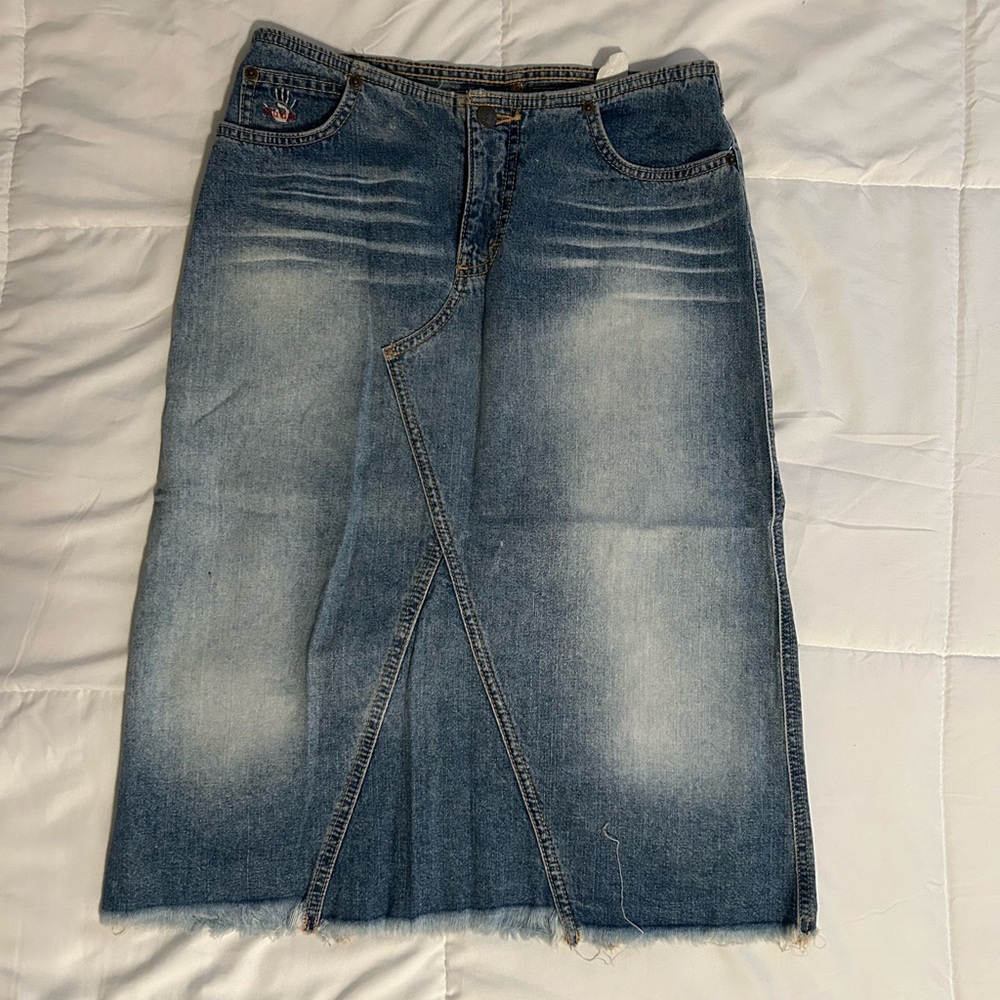Vintage Y2K Mudd Blue Denim Mid Skirt with Frayed Details
